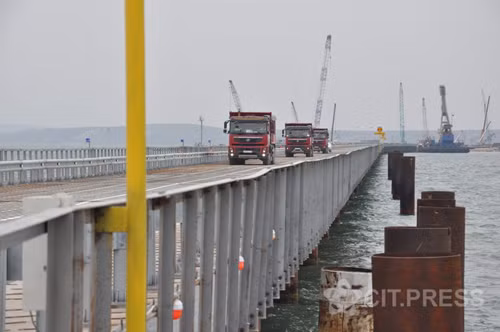 Nga khẩn trương xây cầu nối liền bán đảo Crimea ảnh 2