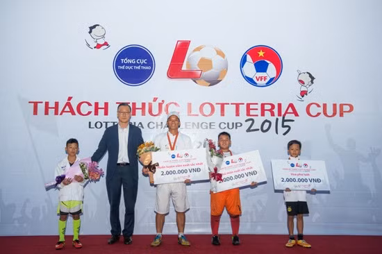 Kid Star FC năm thứ hai liên tiếp vô địch “Thách thức Lotteria Cup 2015” ảnh 4