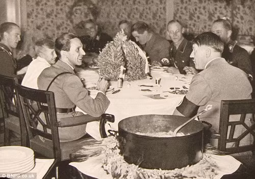 24 giờ cuối cùng của Hitler - Kỳ 2 ảnh 1