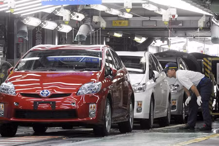Toyota có thể là hãng đầu tiên sản xuất 10 triệu ô tô/năm ảnh 1