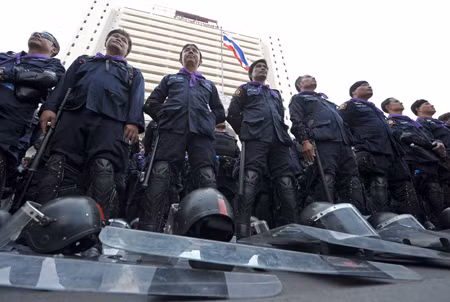Người biểu tình Thái Lan chưa 'tha' Thủ tướng Yingluck ảnh 1