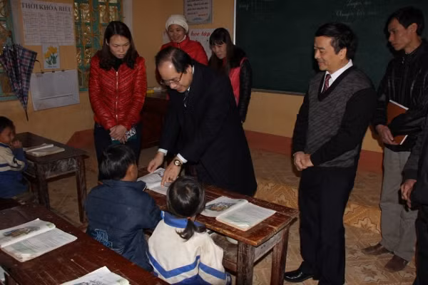 Ban Chỉ đạo Tây Bắc tặng quà các hộ khó khăn dân tộc miền núi ảnh 4