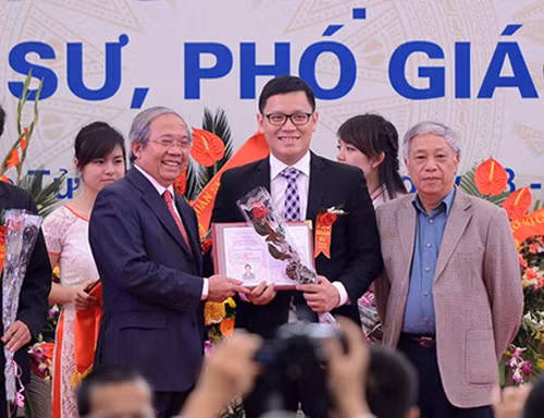 Vinh danh 10 gương mặt trẻ Thủ đô tiêu biểu năm 2013 ảnh 1