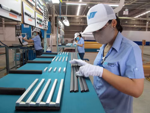 Kỳ vọng giá ô tô giảm sau khi giảm thuế tiêu thụ đặc biệt ảnh 1