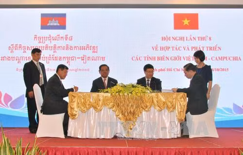 Xây dựng biên giới VN-Campuchia thành đường biên giới hòa bình ảnh 2