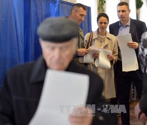 OSCE đánh giá tích cực cuộc bầu cử địa phương Ukraine ảnh 1
