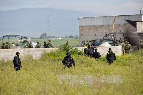 Mexico: 34 người đồng lõa giúp ông trùm El Chapo chạy trốn ảnh 1