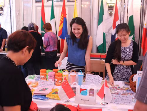 Việt Nam tham gia gây quỹ từ thiện ngoại giao đoàn tại Singapore ảnh 3
