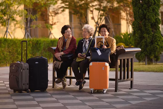 Nước mắt đoàn tụ sau hơn 60 năm ly tán do Chiến tranh Triều Tiên ảnh 4