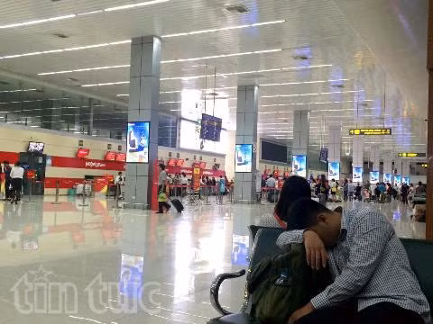 Cần quyết liệt cải thiện dịch vụ hàng không ảnh 1
