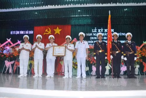 Kỷ niệm 40 năm ngày thành lập Bộ tư lệnh Vùng 5 Hải quân ảnh 1