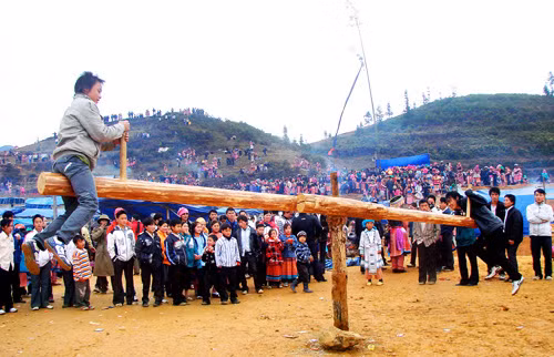 Chơi hội Gầu tào với đồng bào Mông ở Pha Long ảnh 6