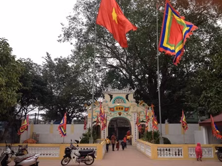 Đầu năm yên bình đi lễ cầu may ảnh 1