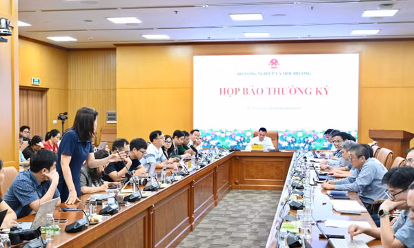 Quang cảnh họp báo.