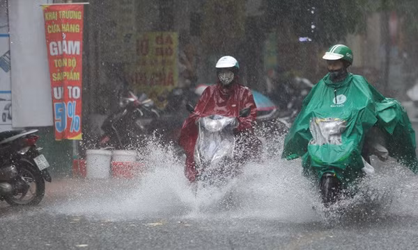 Mưa lớn diện rộng ở Bắc Bộ và Bắc Trung Bộ, cảnh báo lũ quét. Ảnh: TTXVN