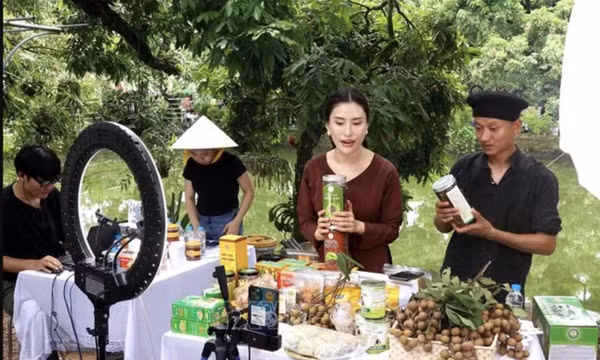 Siết quản lý bán thuốc, thực phẩm chức năng qua livestream