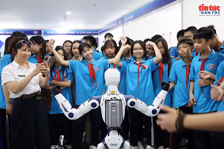 Triển lãm Robot Hà Nội: Khơi nguồn sáng tạo, kết nối công nghệ thực tiễn
