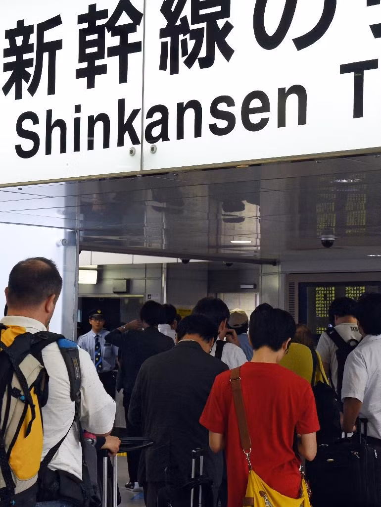 Khách tự thiêu trên tàu cao tốc Shinkansen, 2 người chết ảnh 2