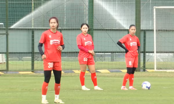 Đội tuyển nữ Việt Nam tích cực nâng cao thể lực