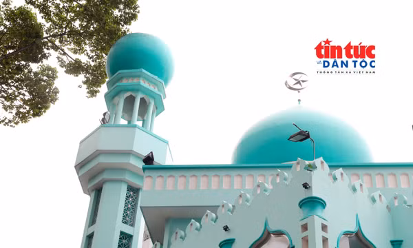 'Giữ hồn' văn hóa Chăm Islam qua Thánh đường