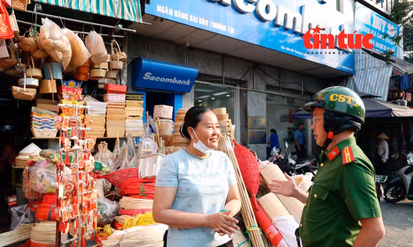 Ra quân tuyên truyền, xử lý vi phạm trật tự đô thị ở TP Hồ Chí Minh