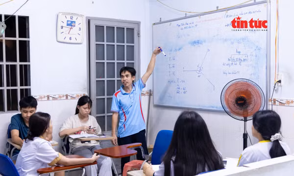 Lớp học miễn phí dành cho trẻ em ở xóm trọ