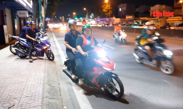 Những 'hiệp sĩ' 911 thầm lặng trên các tuyến đường TP Hồ Chí Minh