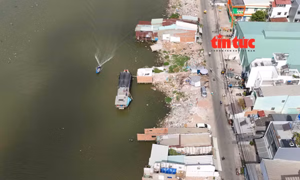 TP Hồ Chí Minh đẩy mạnh di dời nhà ở ven kênh để cải thiện môi trường sống