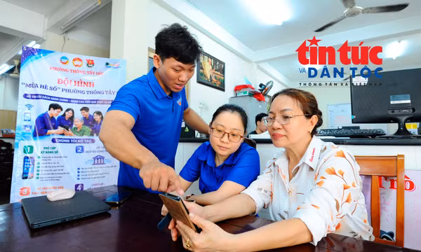 Những 'đại sứ số' đồng hành cùng người dân ở các khu phố
