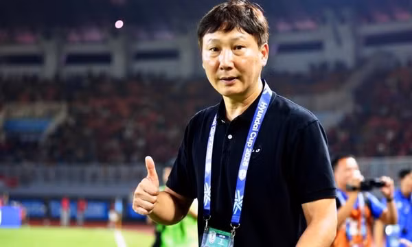 ASEAN Cup 2026: HLV Kim Sang Sik và nghệ thuật điều binh xuất sắc