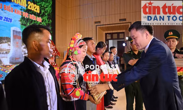Chính sách đối với người có uy tín