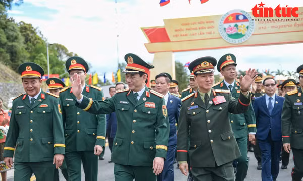 Thắm tình đoàn kết Việt Nam - Lào trong chương trình giao lưu hữu nghị Quốc phòng