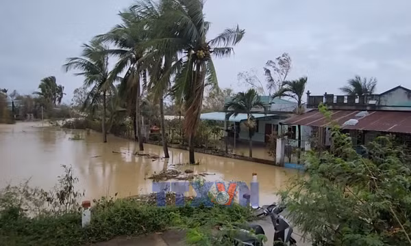 Mưa lũ gây chia cắt, cô lập hàng trăm hộ dân tại Gia Lai