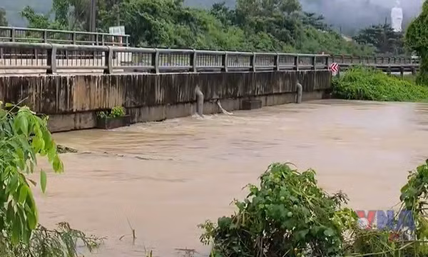 Khánh Hòa cảnh báo lũ khẩn cấp trên sông Dinh Ninh Hòa 