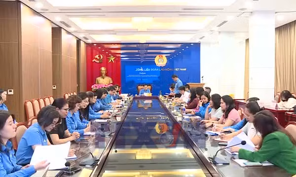 Chú trọng tuyên truyền, nâng cao nhận thức chính trị cho công nhân