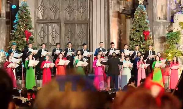 Hà Nội đón Giáng sinh ấm áp, an lành