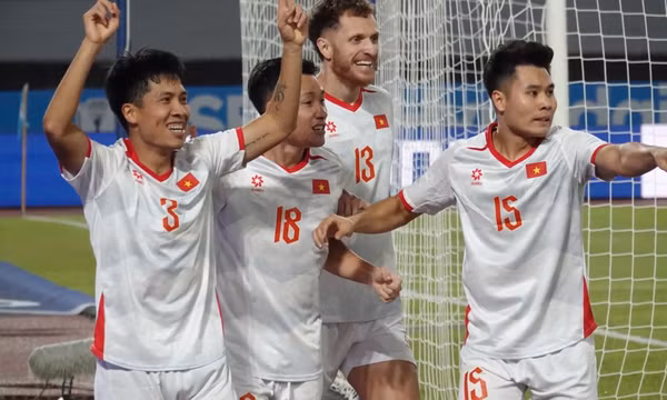 Bản tin Nhật ký ASEAN Cup ngày 4:8: Đội tuyển Việt Nam trở về nước sau chiến thắng thuyết phục trên sân Indonesia