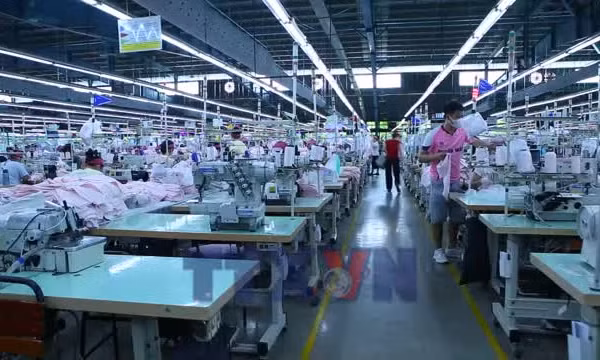 Xây dựng môi trường làm việc an toàn cho công nhân mùa nắng nóng