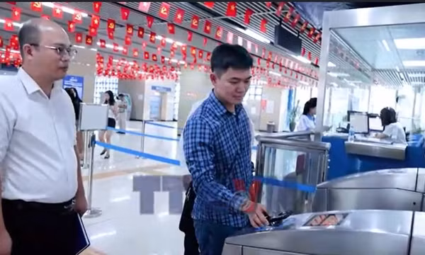 Từ vận hành sang phục vụ: Hoá giải nghịch lý giao thông công cộng