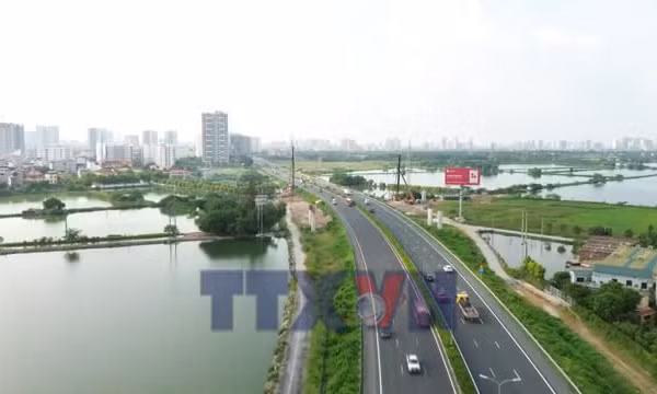 Cục CSGT mở 'luồng xanh' cho người dân về Hà Nội và TP Hồ Chí Minh