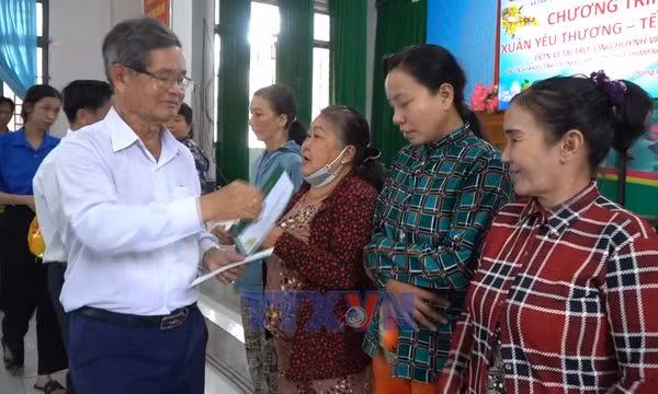 Ông Ba muối sấy với hành trình trở thành tỷ phú và làm từ thiện
