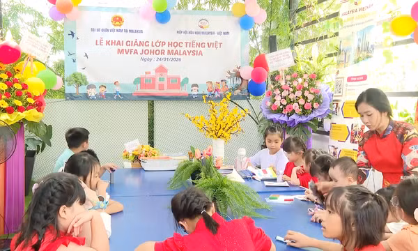 Thông điệp lịch sử: Ngôn ngữ là hồn cốt của dân tộc