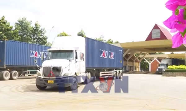 Xuyên Tết giữ thông suốt cửa ngõ biên cương