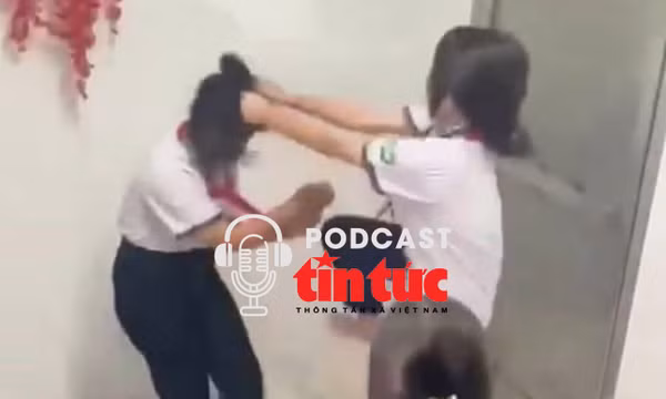 Giải mã cùng luật sư: Ngăn bạo lực học đường: Chế tài phạt chỉ là phần 'ngọn'?