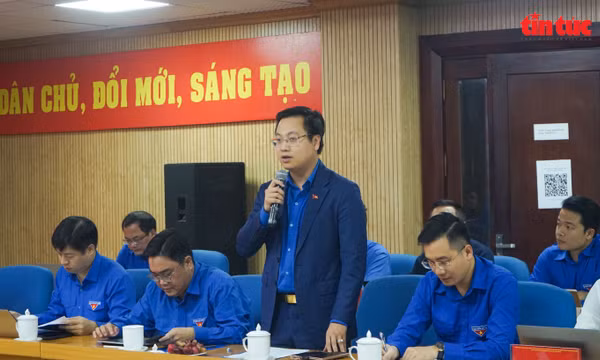 Thanh niên góp ý vào Văn kiện trình Đại hội XIV của Đảng 