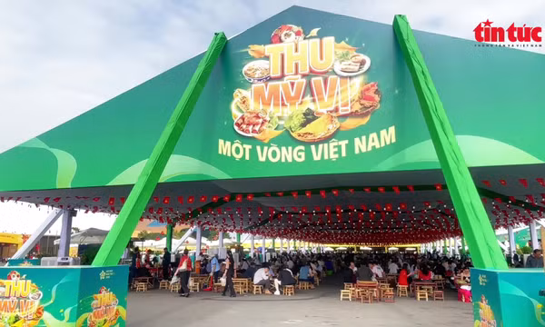 Trải nghiệm ẩm thực ba miền giữ lòng Thủ đô