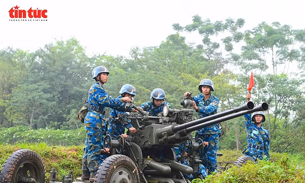Trung đoàn 228 diễn tập bắn đêm, củng cố thế trận phòng không miền Bắc