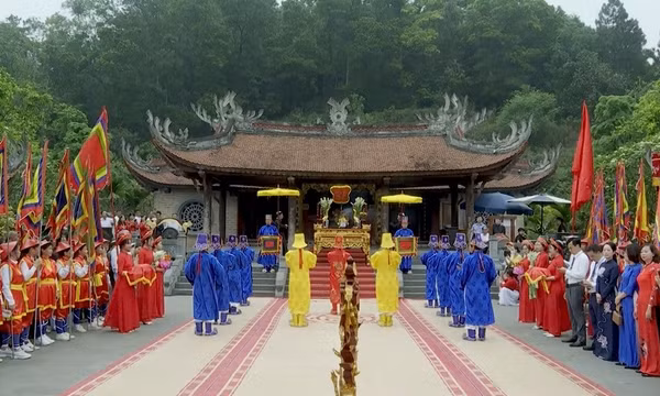 Thông điệp lịch sử: Tín ngưỡng thờ cúng Hùng Vương - một dân tộc, một nguồn cội 