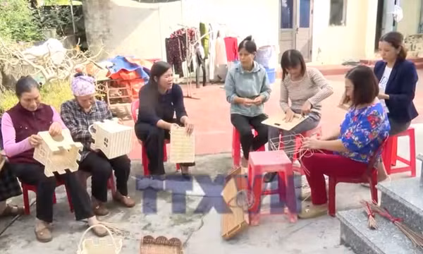 Phụ nữ Hưng Yên giữ 'lửa' nghề làng
