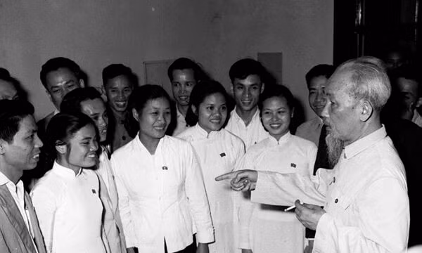 Học Bác mỗi ngày: Đánh giá cán bộ là khâu đột phá